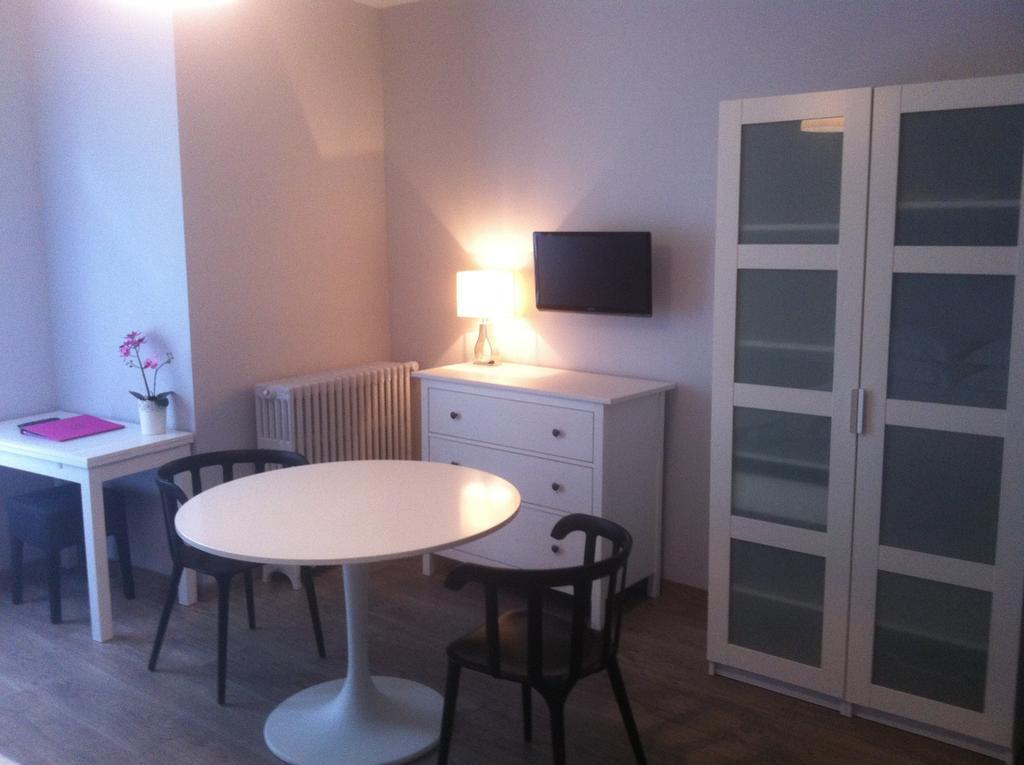 Vichy Residencia Lejlighedshotel Værelse billede